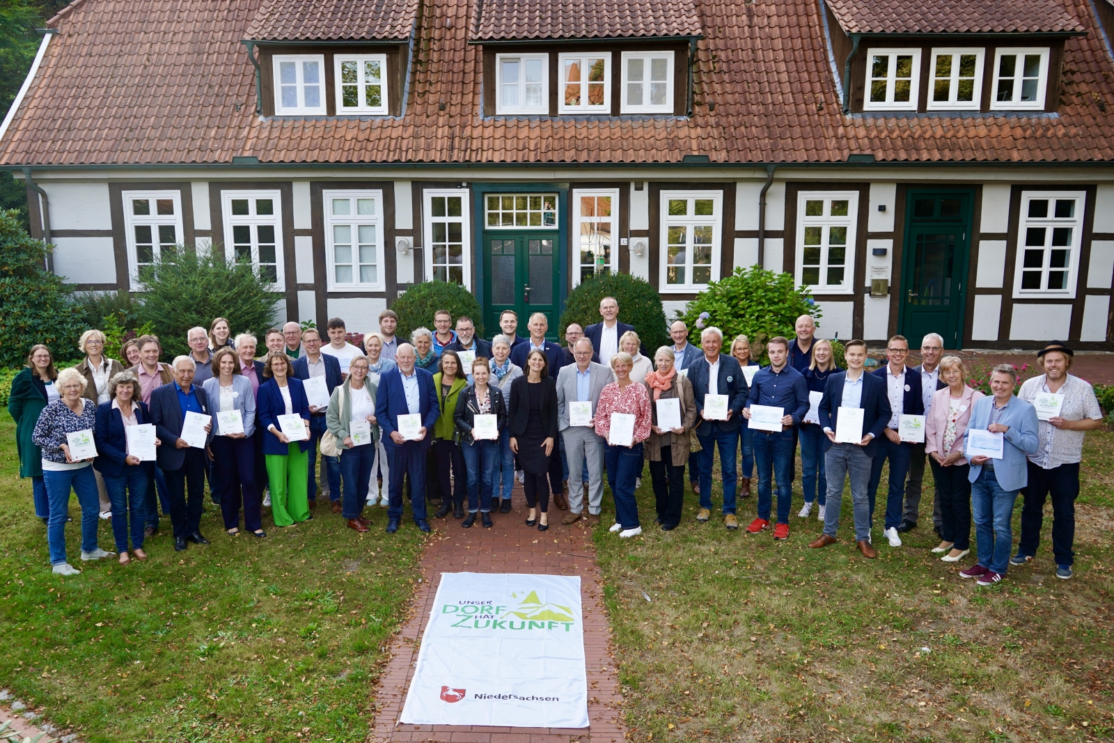 Die 18 teilnehmenden Dörfer am Landeswettbewerb „Unser Dorf hat Zukunft“. Für Beckemoor, Heckebeck und Meyenburg geht es weiter in den Bundeswettbewerb im nächsten Jahr.