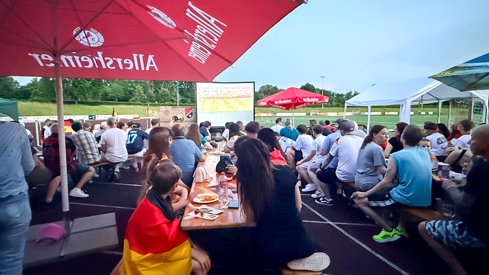 FC Stadtoldendorf begeistert mit Public Viewing und erlebt dramatischen Deutschland-Sieg gemeinsam