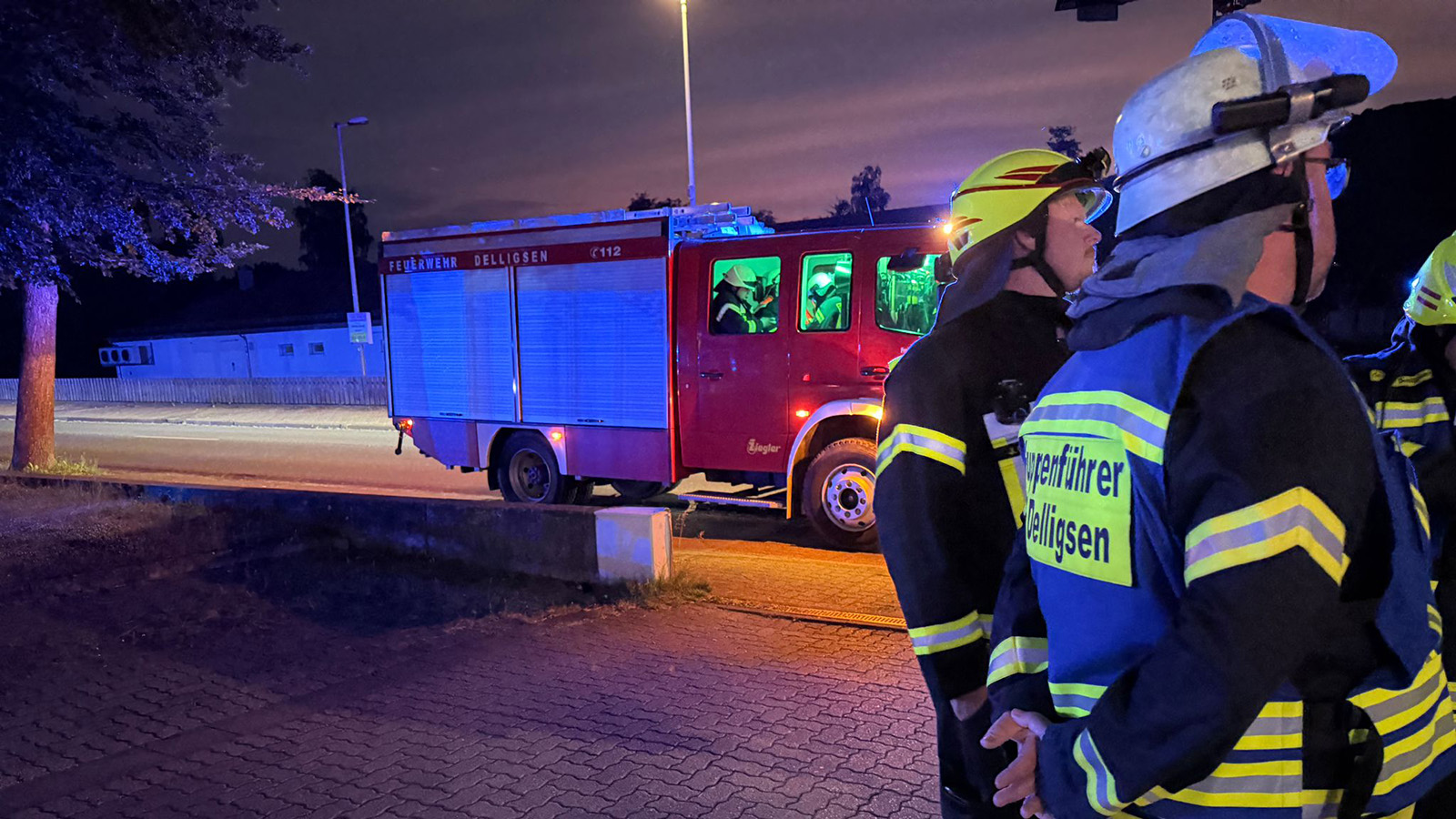 Dichter Nebel statt Brandrauch: Feuerwehr Delligsen erlebt ungewöhnlichen Einsatz am Freitagabend