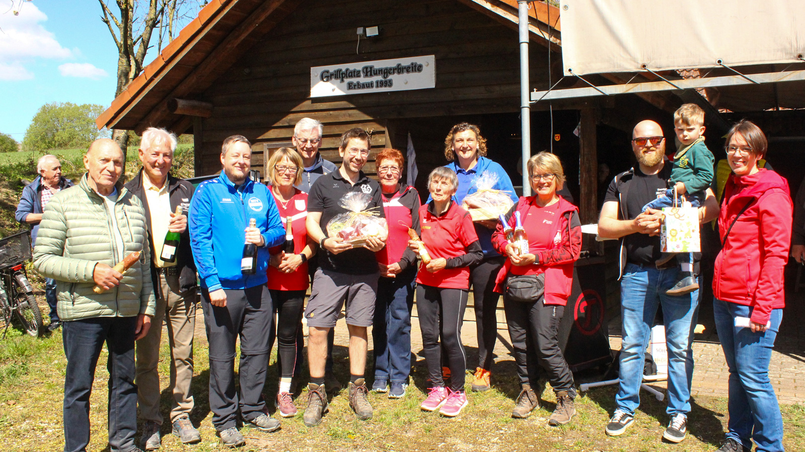 Walking- und Wandertag in Mainzholzen begeistert über 160 Teilnehmer aus 17 Vereinen