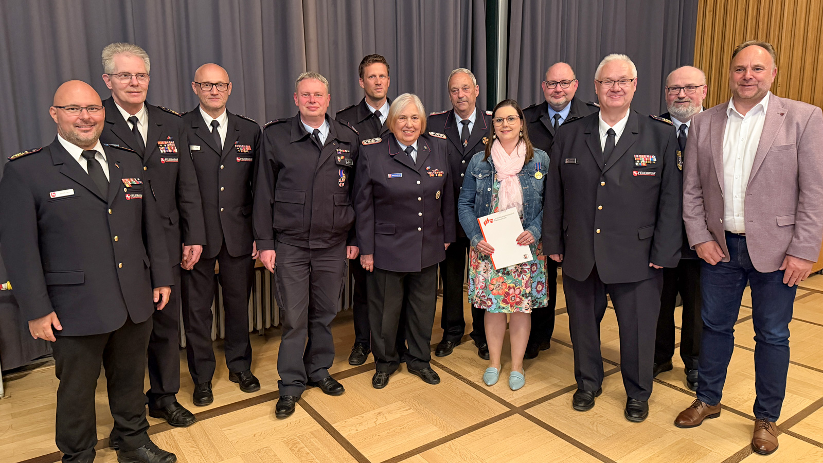 Kreisfeuerwehrverband Holzminden bilanziert in Deensen Einsätze, Mitgliederentwicklung und Herausforderungen